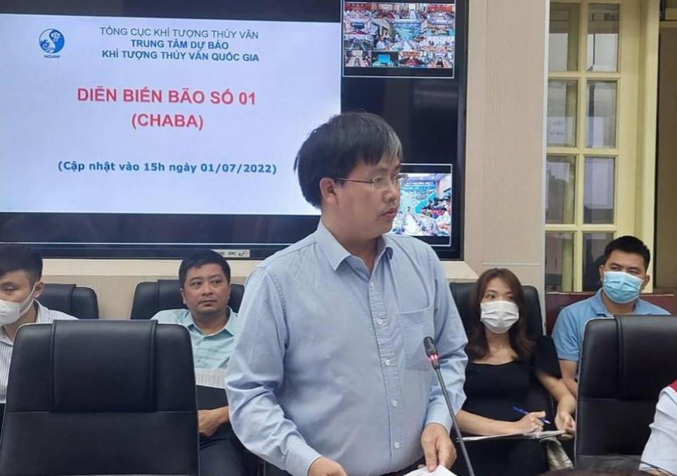 Ông Mai Văn Khiêm, Giám đốc Trung tâm Dự báo khí tượng thủy văn quốc gia thông tin về bão số 1. 