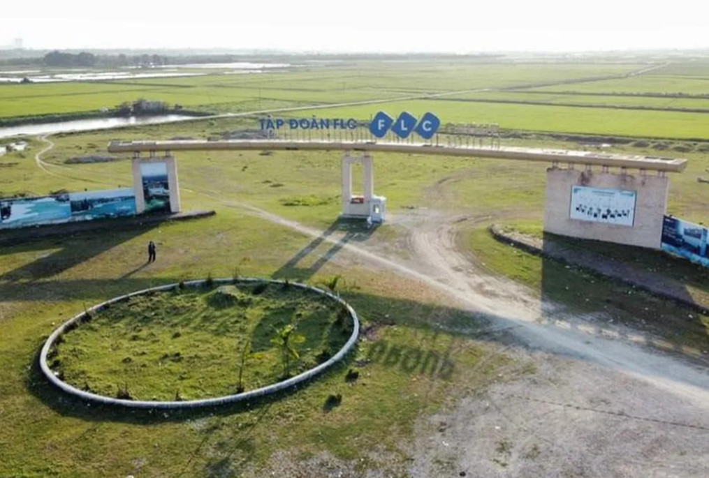 Dự án khu công nghiệp Hoàng Long 7 năm chỉ xây dựng được 1 cái cổng chào, hiện dự án này đã tháo dỡ các công trình, tỉnh Thanh Hóa đã có văn bản thu hồi dự án