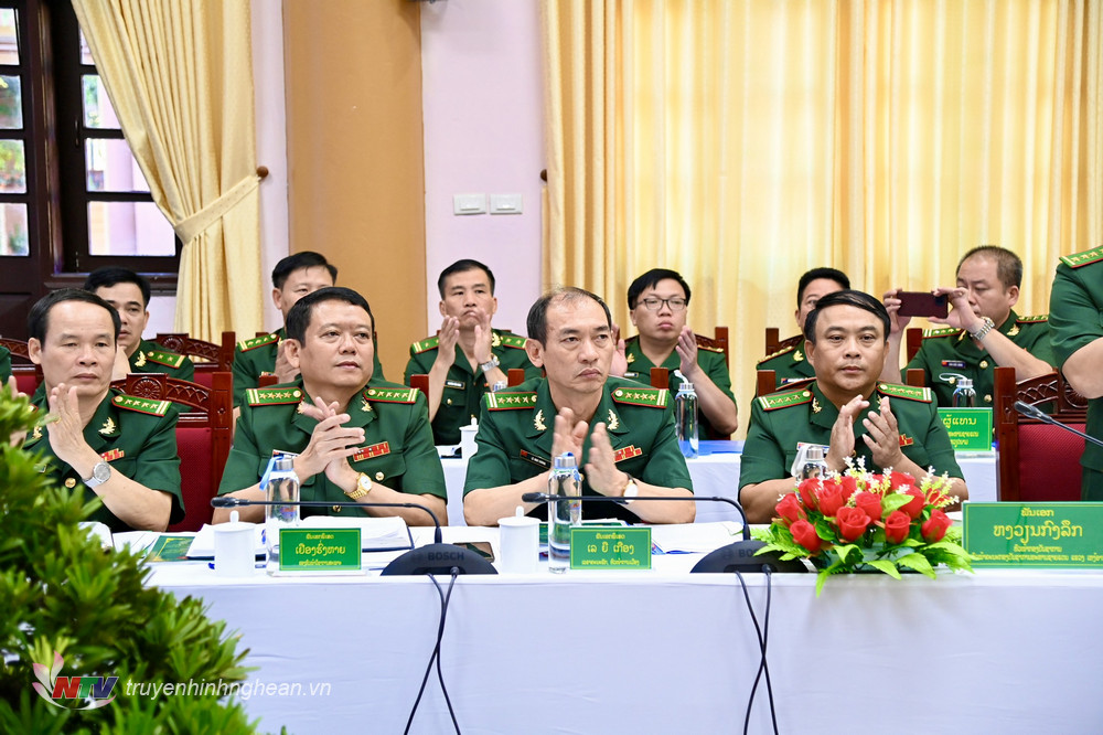 Đoàn đại biểu Bộ Chỉ huy BĐBP tỉnh Nghệ An dự hội đàm