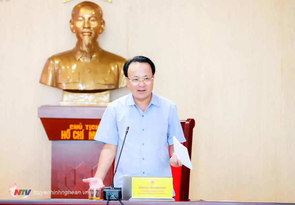 Phó Chủ tịch Thường trực HĐND tỉnh Nghệ An Nguyễn Nam Đình kết luận nội dung về kết quả giải quyết ý kiến, kiến nghị của cử tri. 
