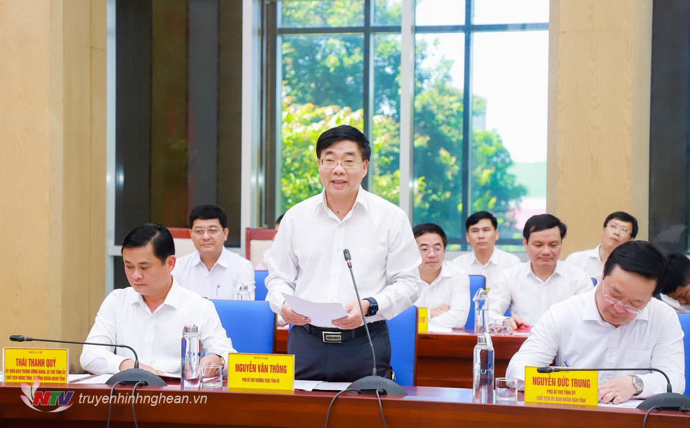 Đồng chí Nguyễn Văn Thông - Phó Bí thư Thường trực Tỉnh ủy phát biểu tại cuộc làm việc.