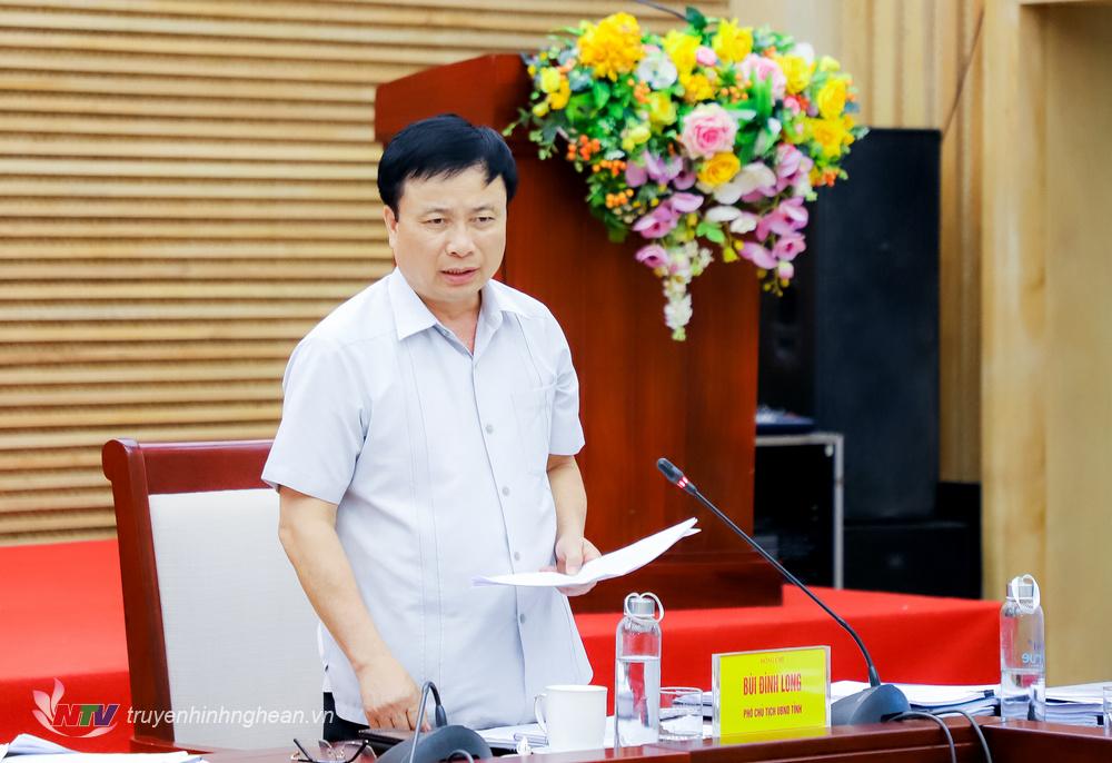Đồng chí Bùi Đình Long - Phó Chủ tịch UBND tỉnh phát biểu tại phiên họp. 