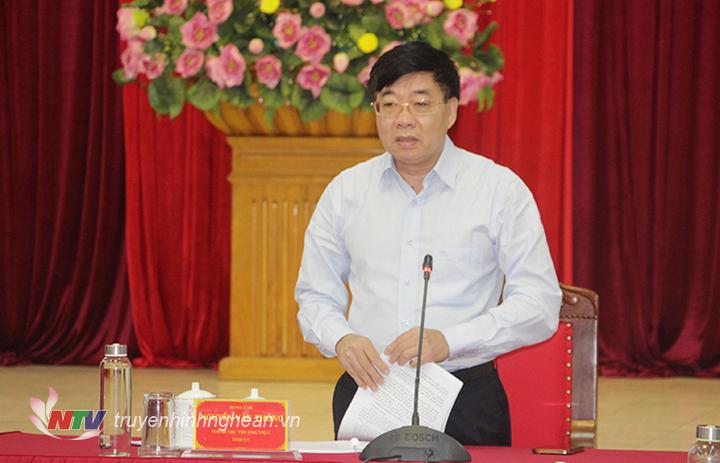 Phó Bí thư Thường trực Tỉnh uỷ Nguyễn Văn Thông phát biểu tại hội nghị.