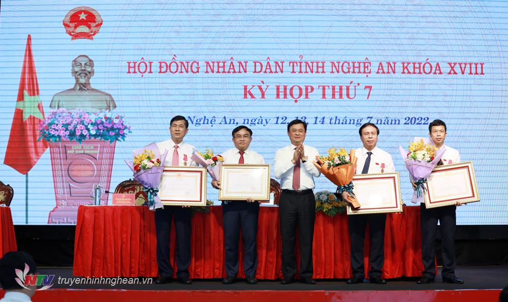 Nghệ An: 4 cá nhân vinh dự được trao tặng Huân chương Lao động hạng Nhì và hạng Ba  