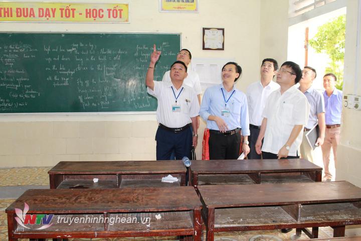 Phó Chủ tịch UBND tỉnh Bùi Đình Long kiểm tra công tác chuẩn bị kỳ thi tốt nghiệp THPT tại huyện Quỳ Hợp.