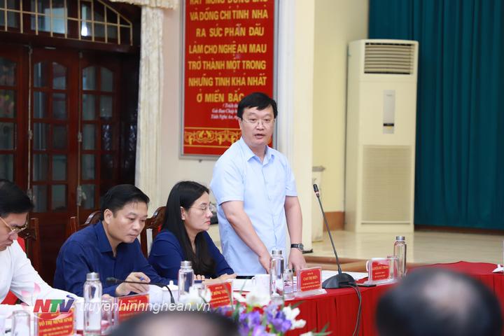 Chủ tịch UBND tỉnh Nguyễn Đức trung phát biểu tại buổi làm việc.