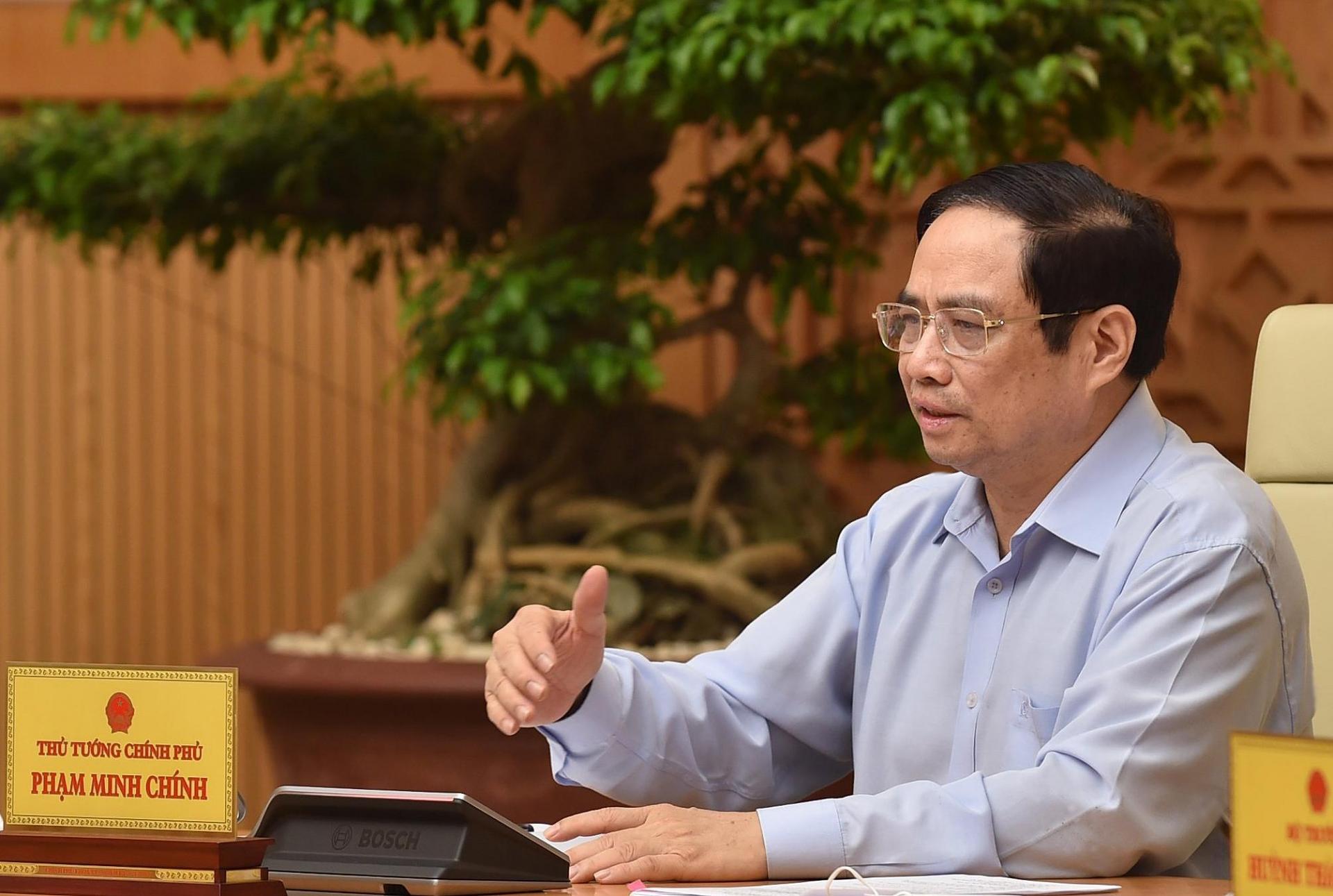 Thủ tướng Phạm Minh Chính  nhấn mạnh “phải bàn và làm bằng được” việc sản xuất vaccine trong nước 
