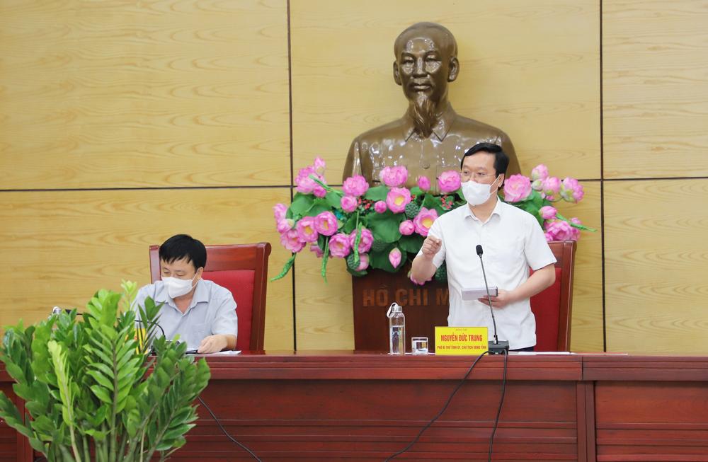 Chủ tịch UBND tỉnh Nguyễn Đức Trung phát biểu kết luận cuộc họp.