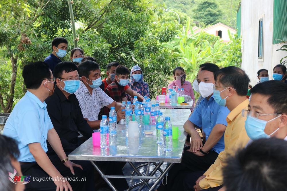 Đoàn công tác của Tỉnh ủy, HĐND, UBND, UBMTTQ tỉnh Nghệ An, Sở y tế Nghệ an, đã đếm thắp hương chia buồn với thân nhân 