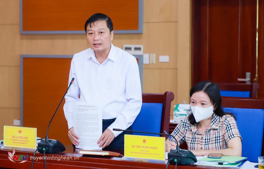 Phó Chủ tich Thường trực UBND tỉnh Lê Hồng Vinh phát biểu tại cuộc họp