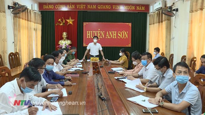 Đoàn Đại biểu Quốc hội – HĐND tỉnh trao 30 triệu đồng ủng hộ Quỳnh Lưu phòng chống dịch bệnh Covid – 19.