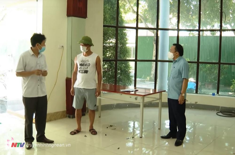 Lãnh đạo tỉnh khảo sát tại Khách sạn ARMY - Thị xã Cửa Lò để chuẩn bị cho kế hoạch xây dựng Bệnh viện Dã chiến số 4, 5.