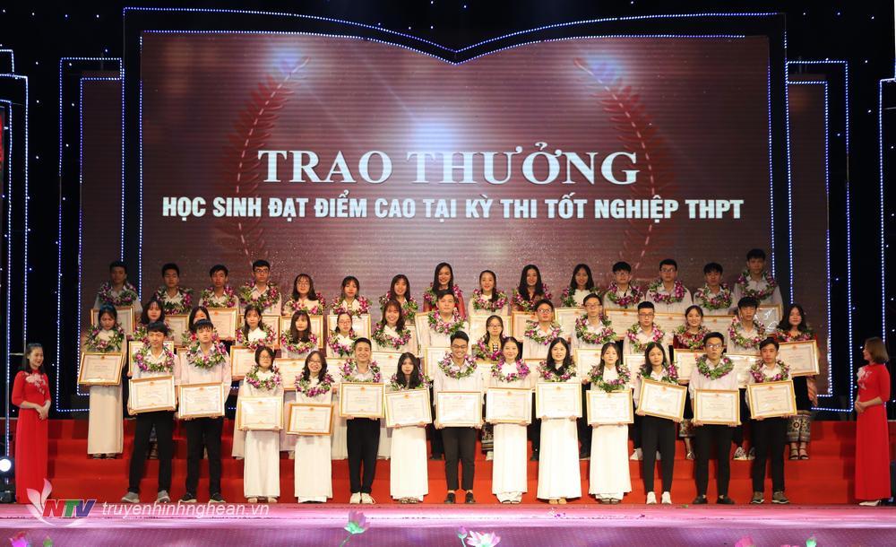 Nghệ An không tổ chức Lễ tuyên dương học sinh đạt giải và đạt điểm cao năm học 2020-2021 để phòng, chống dịch