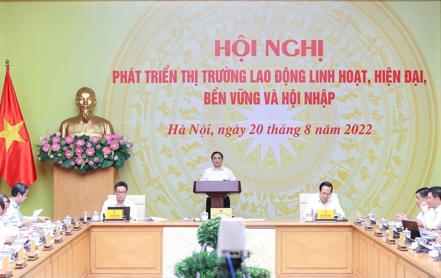 Thủ tướng Phạm Minh Chính: Cùng với xây dựng nền kinh tế thị trường định hướng xã hội chủ nghĩa, Đảng và Nhà nước ta luôn quan tâm phát triển thị trường lao động, xác định lao động - việc làm là một trong những nội dung rất quan trọng trong chiến lược phát triển KTXH - Ảnh: VGP