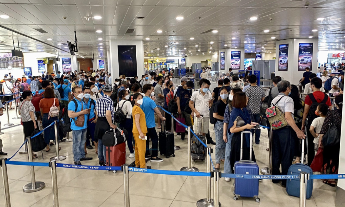 Dự kiến lượng khách đi lại bằng máy bay dịp nghỉ lễ 2/9 qua Cảng HKQT Nội Bài tăng 20% so với ngày thường. 