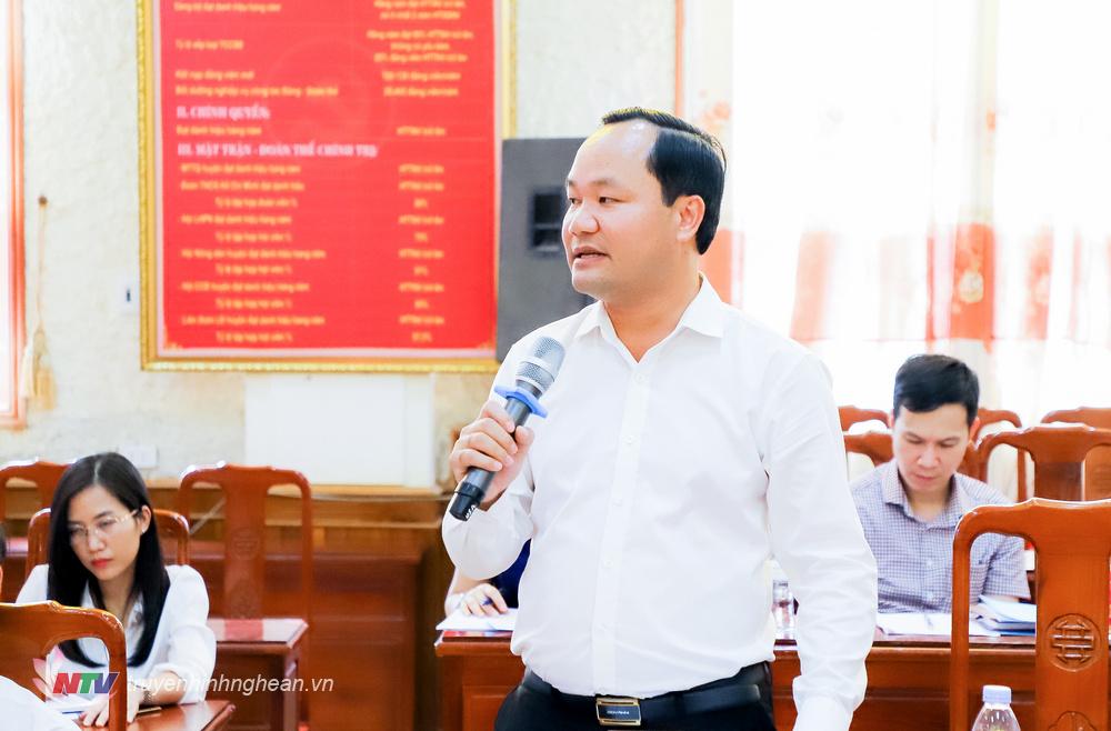 Đồng chí Hoàng Quốc Việt - Giám đốc Sở Tài nguyên và Môi trường đề nghị huyện Anh Sơn hoàn thiện hồ sơ Quy hoạch sử dụng đất giai đoạn 2021 - 2030 và Kế hoạch sử dụng đất năm 2022. 