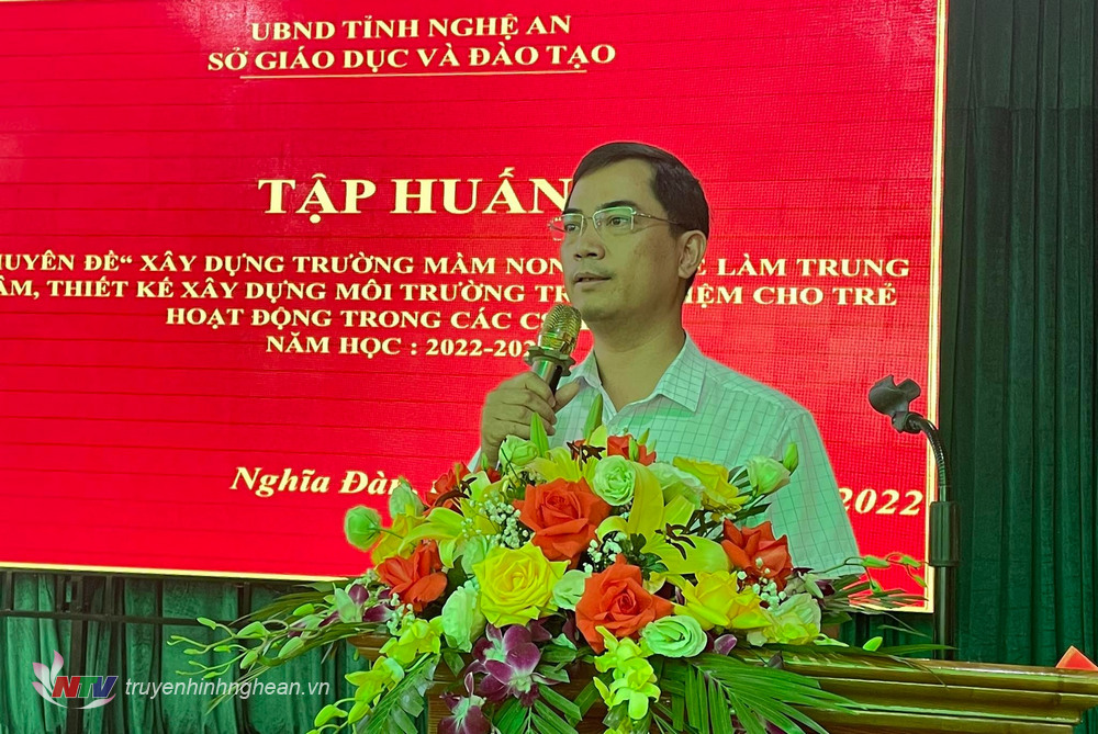 Thầy Nguyễn Văn Khoa – Phó Giám đốc Sở GD&ĐT phát biểu tại buổi tập huấn.