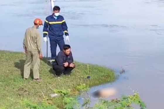 Thi thể thiếu niên 16 tuổi bị đuối nước đã được tìm thấy sáng 20-8 trên sông Bình Di. 