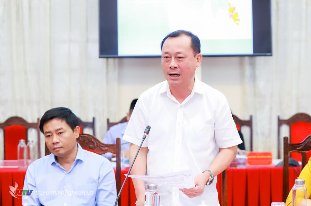 Bí thư Thành uỷ Vinh Phan Đức Đồng phát biểu tại hội nghị.