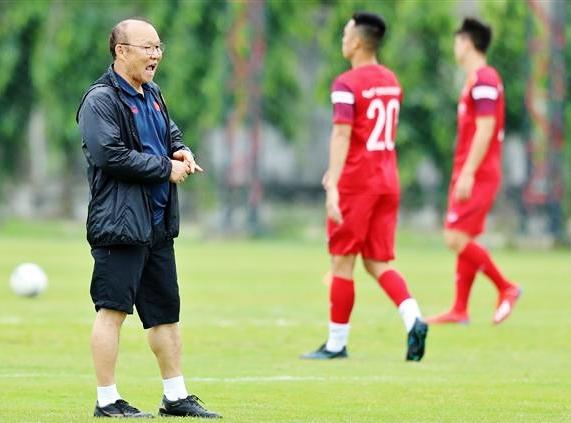 Trận đấu giữa Thái Lan và Việt Nam sẽ là màn so tài hấp dẫn giữa HLV Park Hang-seo với HLV Akira Nishino.