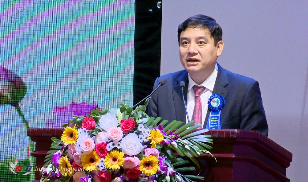 Bí thư Tỉnh ủy Nguyễn Đắc Vinh phát biểu tại Đại hội.