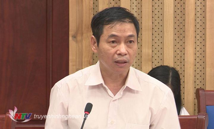 Giám đốc Sở Nội vụ Lê Đình Lý phát biểu tại cuộc họp.