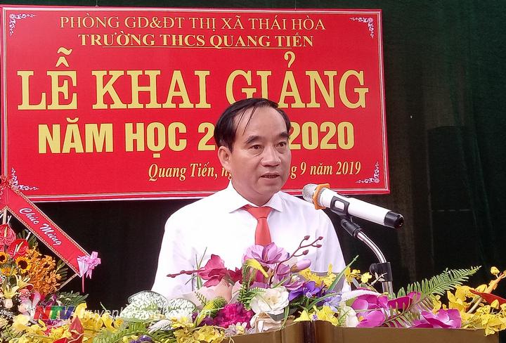 Phó Chủ tịch HĐND tỉnh Hoàng Viết Đường phát biểu tại buổi lễ.
