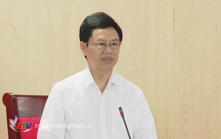 Chủ tịch HĐND tỉnh Nguyễn Xuân Sơn phát biểu tại hội nghị.