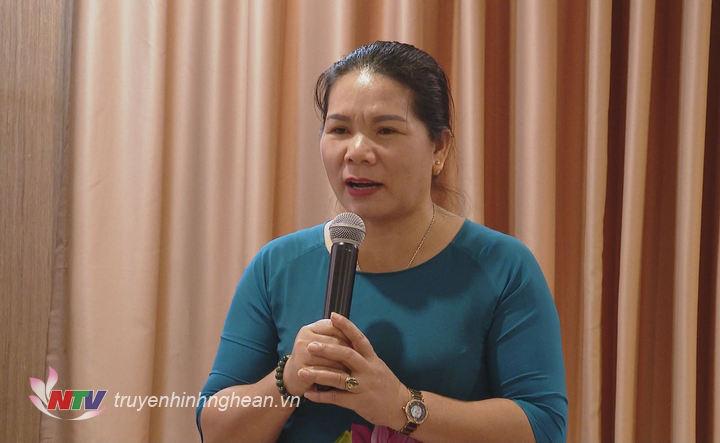 Bà Kha Thị Tím - Phó Chủ tịch UBND huyện Con Cuông mong muốn các nhà báo tiếp tục là cầu nối để giới thiệu nhiều đoàn khách về thăm Nghệ An.