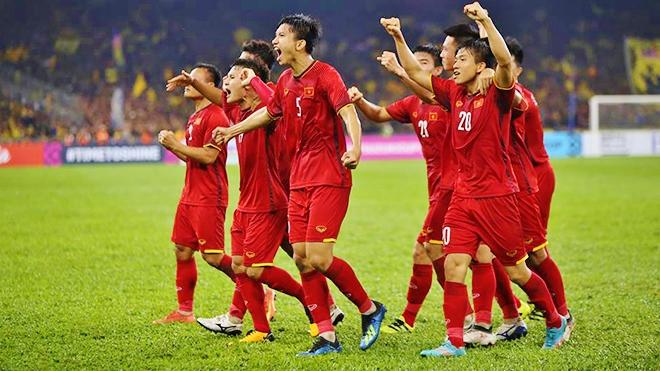 Đội tuyển Việt Nam hướng tới mục tiêu bảo vệ ngôi vô địch tại AFF Suzuki Cup 2020, diễn ra tại Singapore từ 5/12/2021 đến 1/1/2022. 