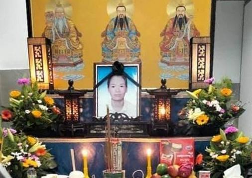 Hình ảnh được lập bàn thờ của chị Th  tại Đài Loan.