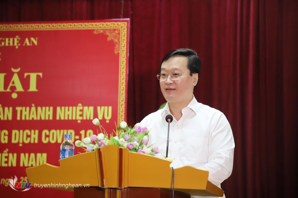 Chủ tịch UBND tỉnh Nguyễn Đức Trung phát biểu tại buổi gặp mặt.