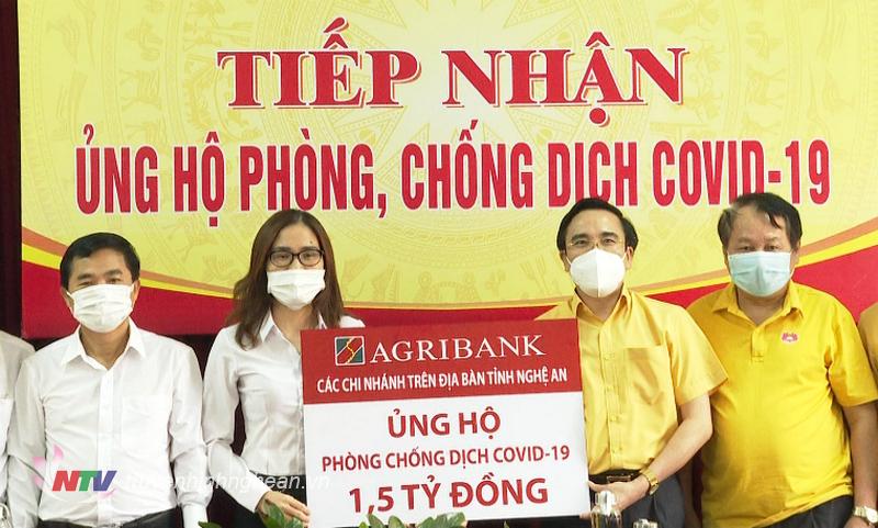 Uỷ ban MTTQ Nghệ An tiếp nhận 1,5 tỷ đồng ủng hộ quỹ phòng chống dịch