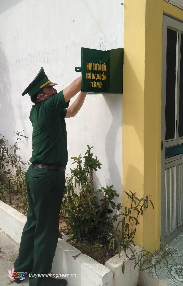 Đồn biên phòng Quỳnh Thuận đã trao tặng và gắn được 40 hòm thư tố giác xuất nhập cảnh trái phép tại các xã ven biển