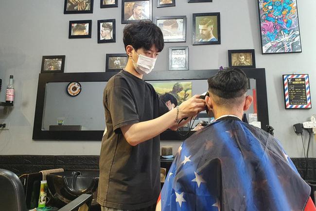Hà Nội cho phép mở lại dịch vụ cắt tóc, gội đầu - Ảnh: internet