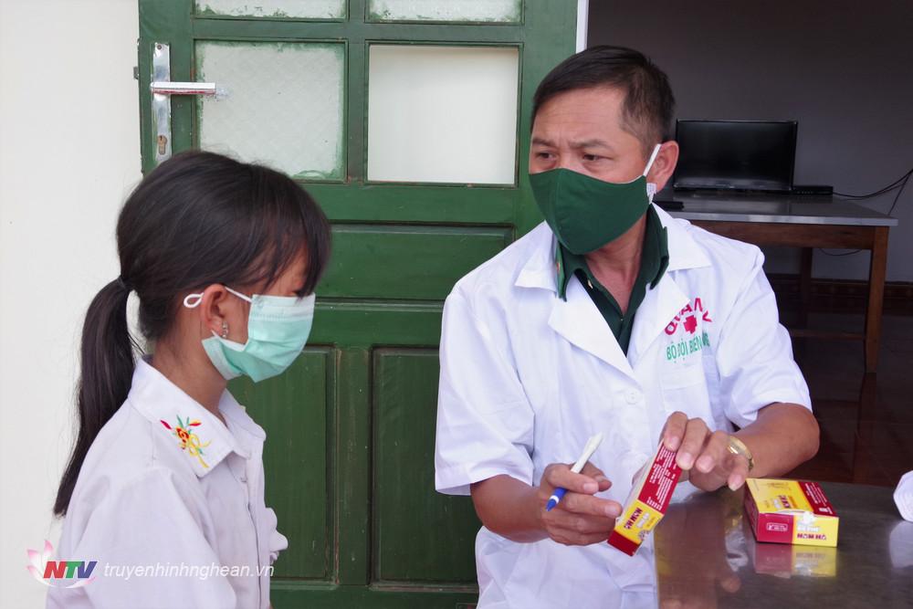 Hiệu quả mô hình “Tủ thuốc biên cương” chăm sóc sức khỏe quân dân khu vực biên giới