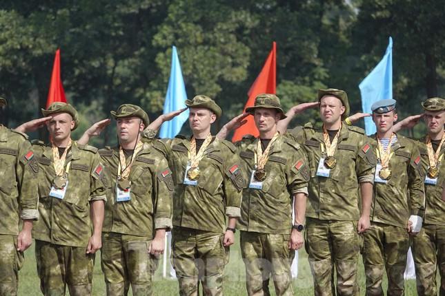 Đội tuyển Belarus với tấm Huy chương Đồng cuộc thi Vùng tai nạn