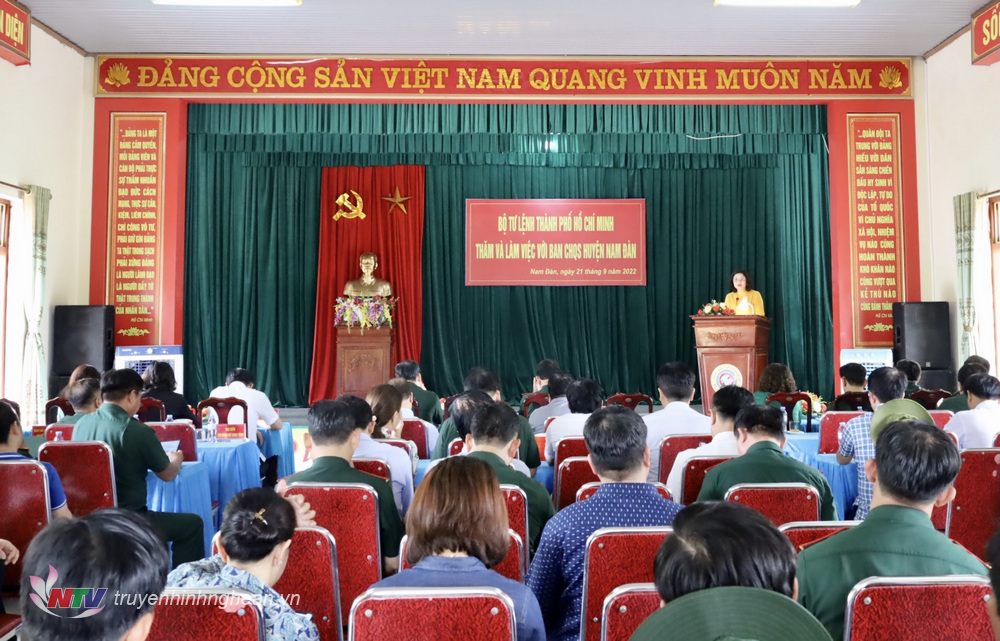 Toàn cảnh buổi làm việc.