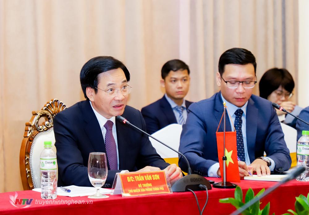 Bộ trưởng, Chủ nhiệm Văn phòng Chính phủ Việt Nam Trần Văn Sơn phát biểu tại hội đàm.