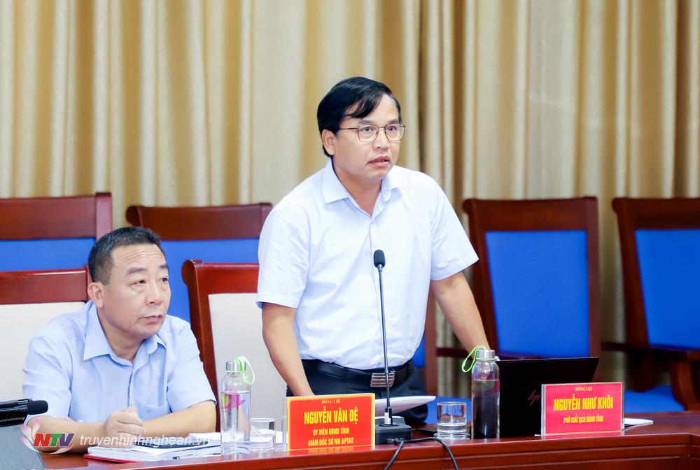 Phó Chủ tịch HĐND tỉnh Nguyễn Như Khôi phát biểu tại phiên họp. 