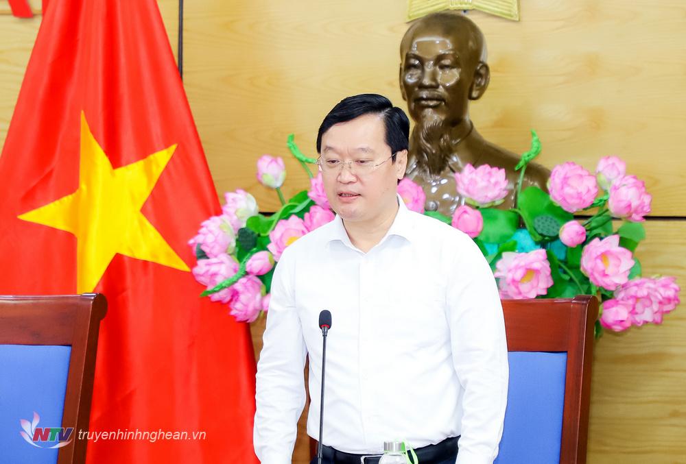 Chủ tịch UBND tỉnh Nguyễn Đức Trung kết luận tại phiên họp.