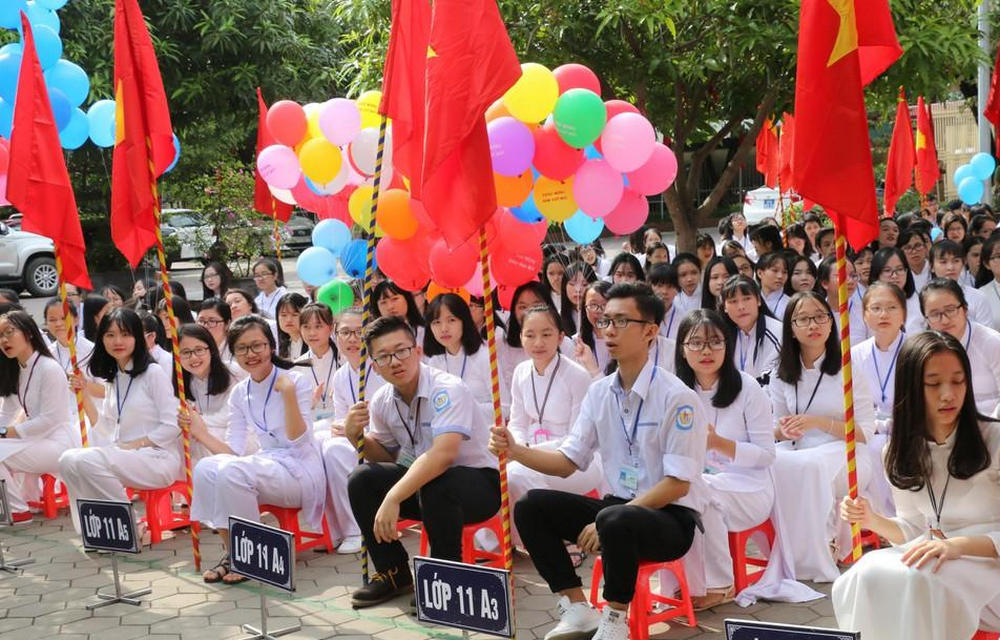 Sáng nay, hơn 800.000 học sinh Nghệ An hân hoan khai giảng năm học mới