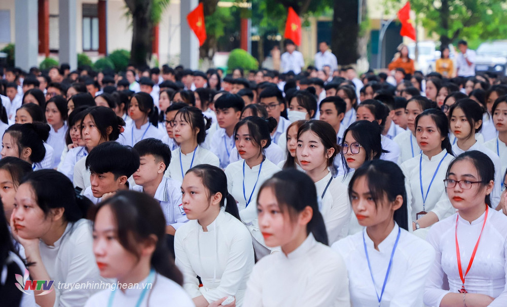 Học sinh Trường THPT Lê Hồng Phong tại Lễ khai giảng năm học 2022 - 2023. 