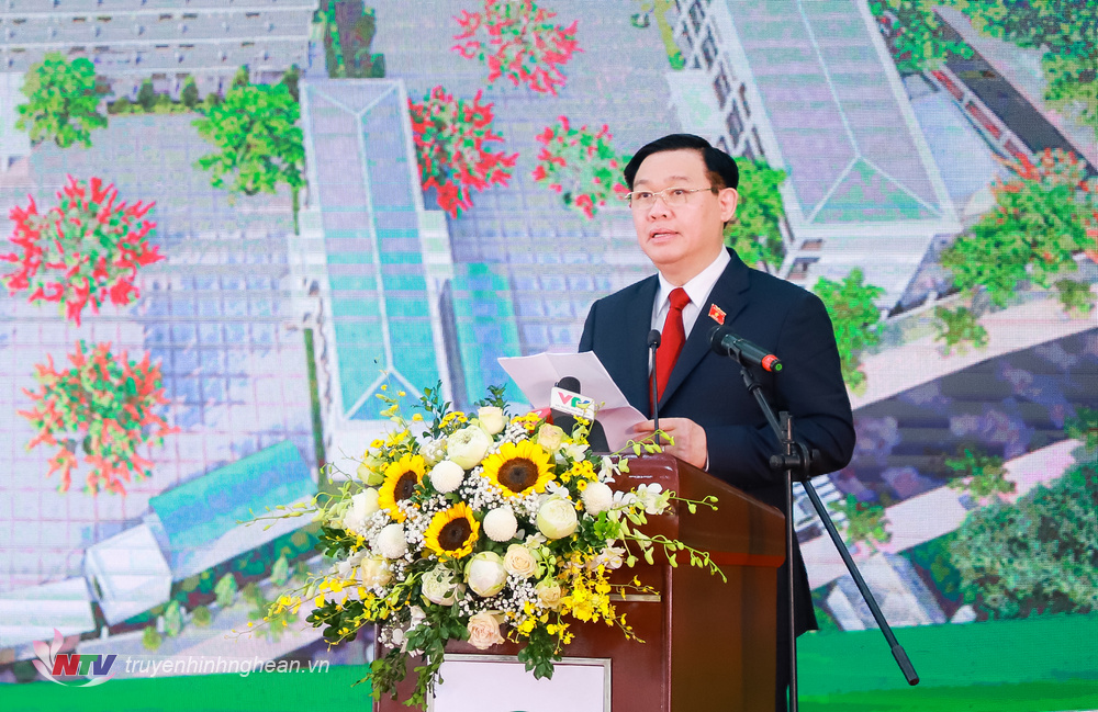 Chủ tịch Quốc hội Vương Đình Huệ  phát biểu tại buổi lễ.