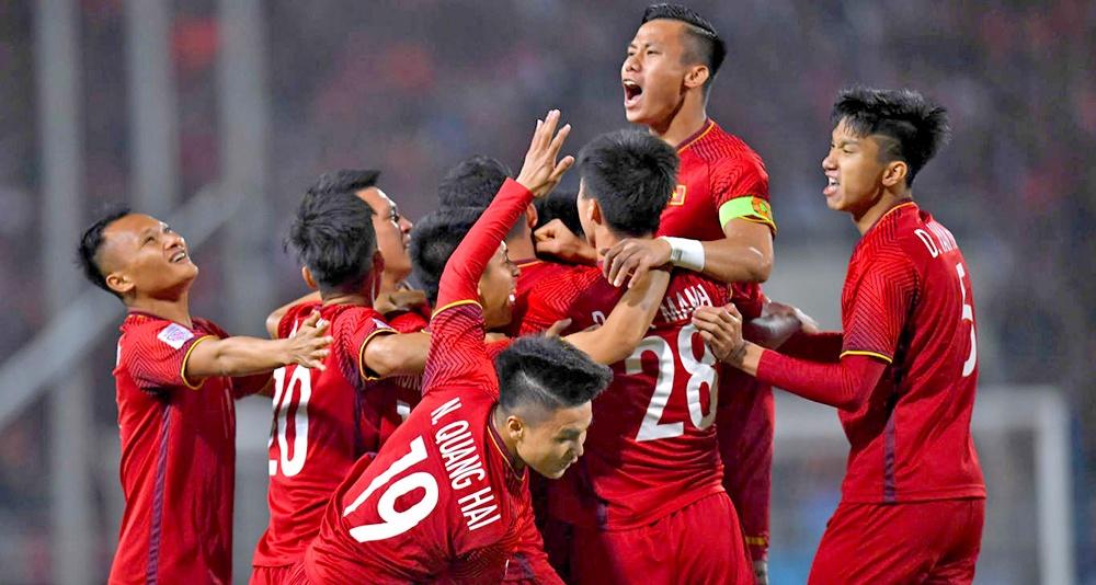 Hai chiến thắng tại Vòng loại thứ 2 World Cup 2022 khu vực châu Á trước Malaysia và Indonesia đã mang về cho Đội tuyển Việt Nam thêm 14 điểm trên Bảng xếp hạng và tăng 2 bậc so với tháng trước. Ảnh: internet