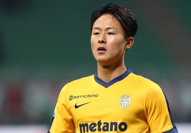 Lee Seung-woo từng chơi bóng ở Italy, nhưng cũng không tìm được vị trí tại Sint-Truidense.