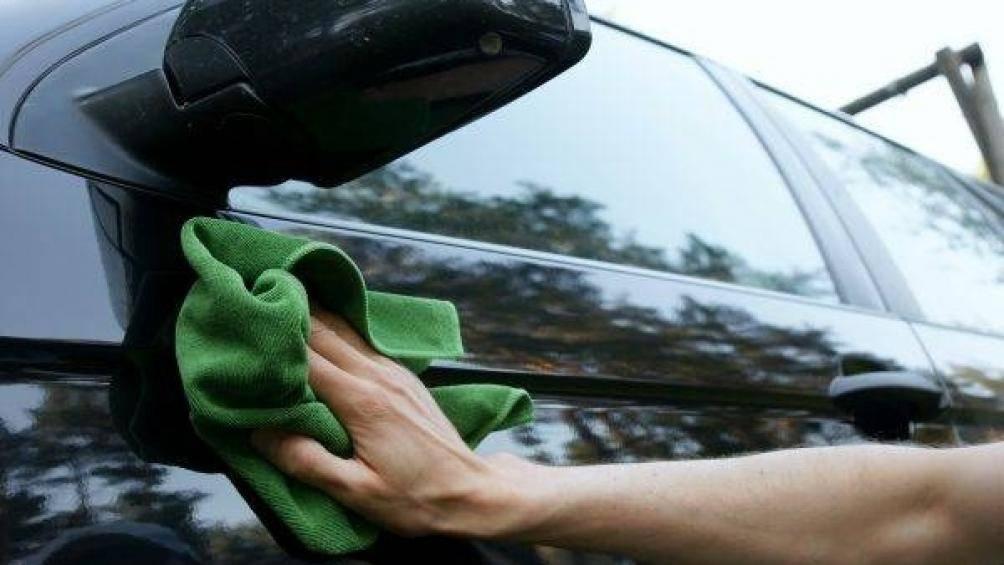 Những sai lầm nghiêm trọng khi tự rửa xe ô tô tại nhà - Đài phát thanh vàtruyền hình Nghệ An