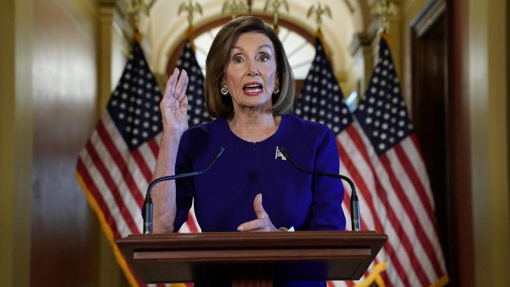 Chủ tịch Hạ viện Nancy Pelosi của đảng Dân chủ là người thứ 3, sau Phó tổng thống Mike Pence, có thể tạm điều hành chính phủ trong trường hợp Nhà Trắng khủng hoảng lãnh đạo. Ảnh: Reuters.