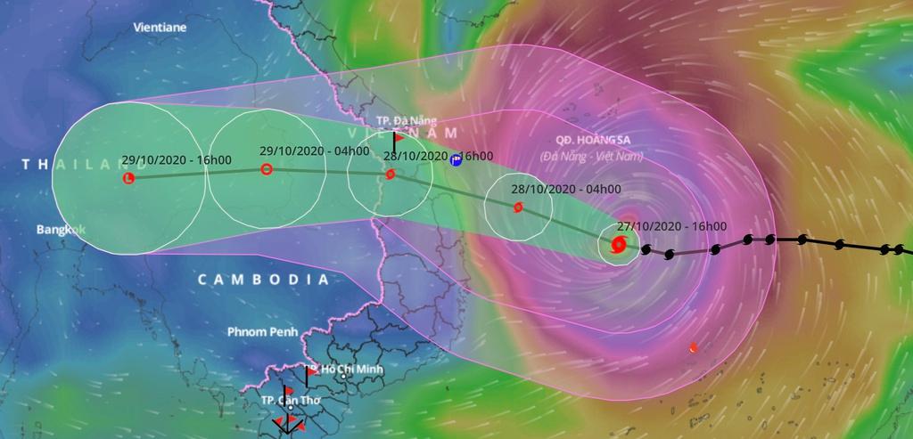 Dự báo đường đi của bão số 9 chuẩn bị tiến vào đất liền từ Đà Nẵng - Phú Yên. Ảnh: VNDMS