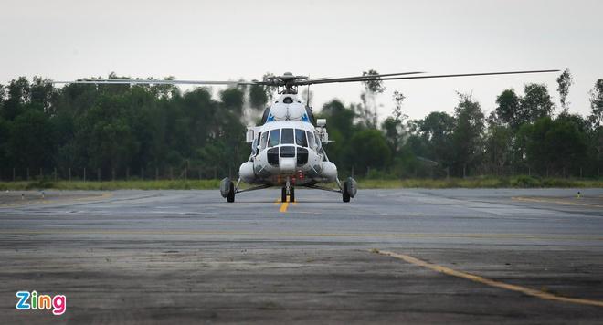 Sáng 14/10, chiếc Mi-171E từ sân bay Phú Bài tiến thẳng về hướng công trình thủy điện Rào Trăng 3. 